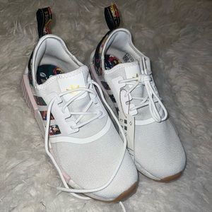Women’s Adidas sneakers